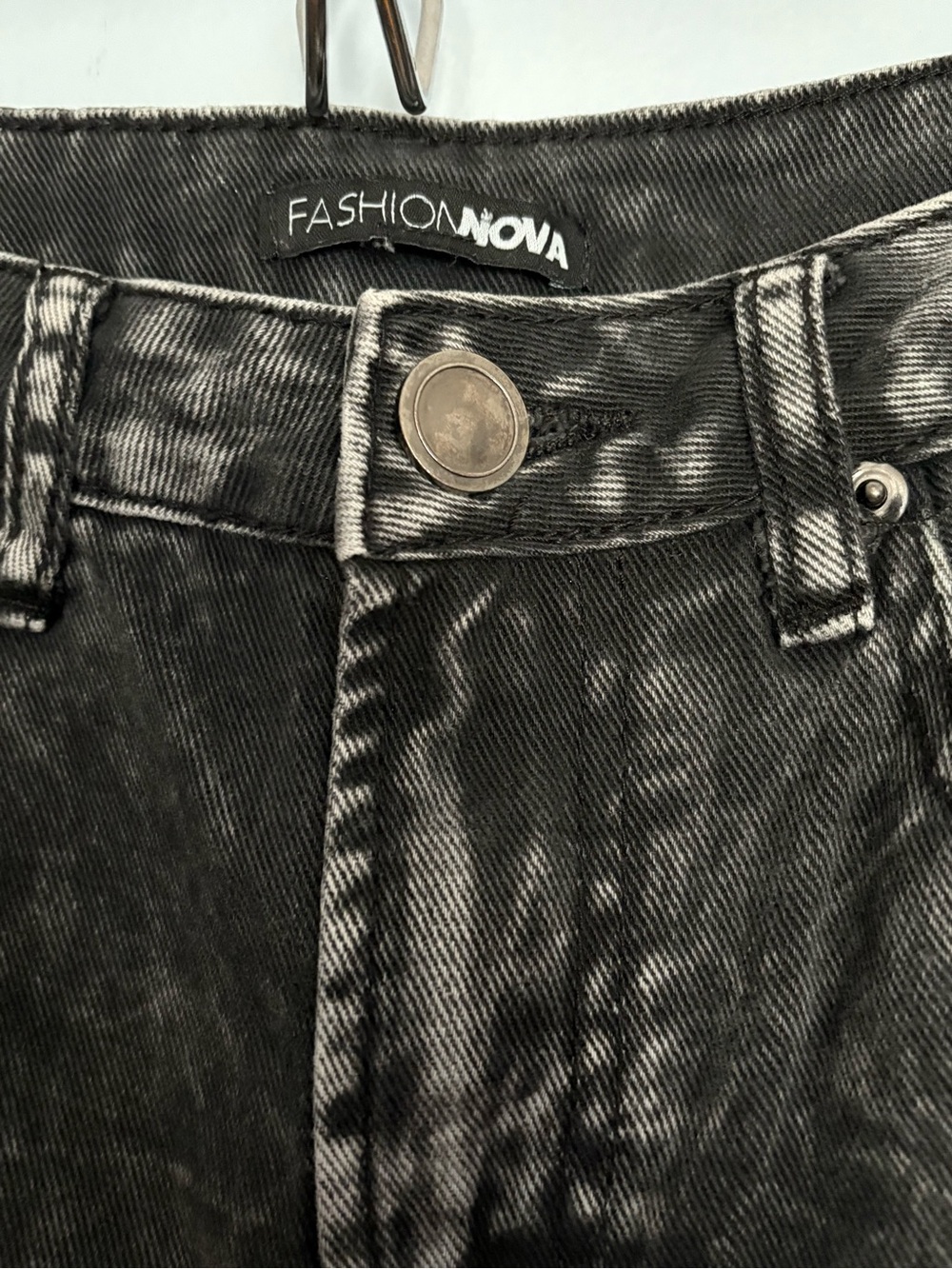 Fashion Nova Black High-Rise Ripped Mom Jeans size: 3 - Picture 4 of 10